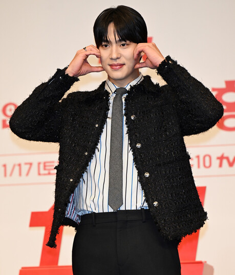 tvN '언더커버 미쓰홍' 조한결, '언더커버 미쓰홍' 제작발표회서 트위드 재킷으로 레트로 감성