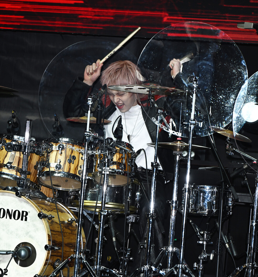 AxMxP 크루, 폭발적 드럼 연주로 밴드 에너지 폭발시키는 '리듬의 심장'