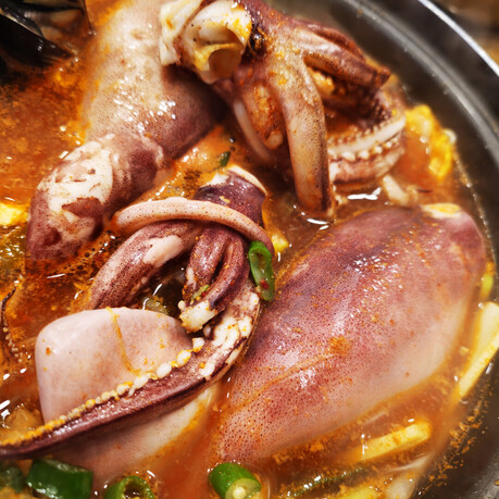 [이 맛] 34년 전통 '복정집' 해물 통오징어, 서울 중구 대표 맛집으로 자리매김