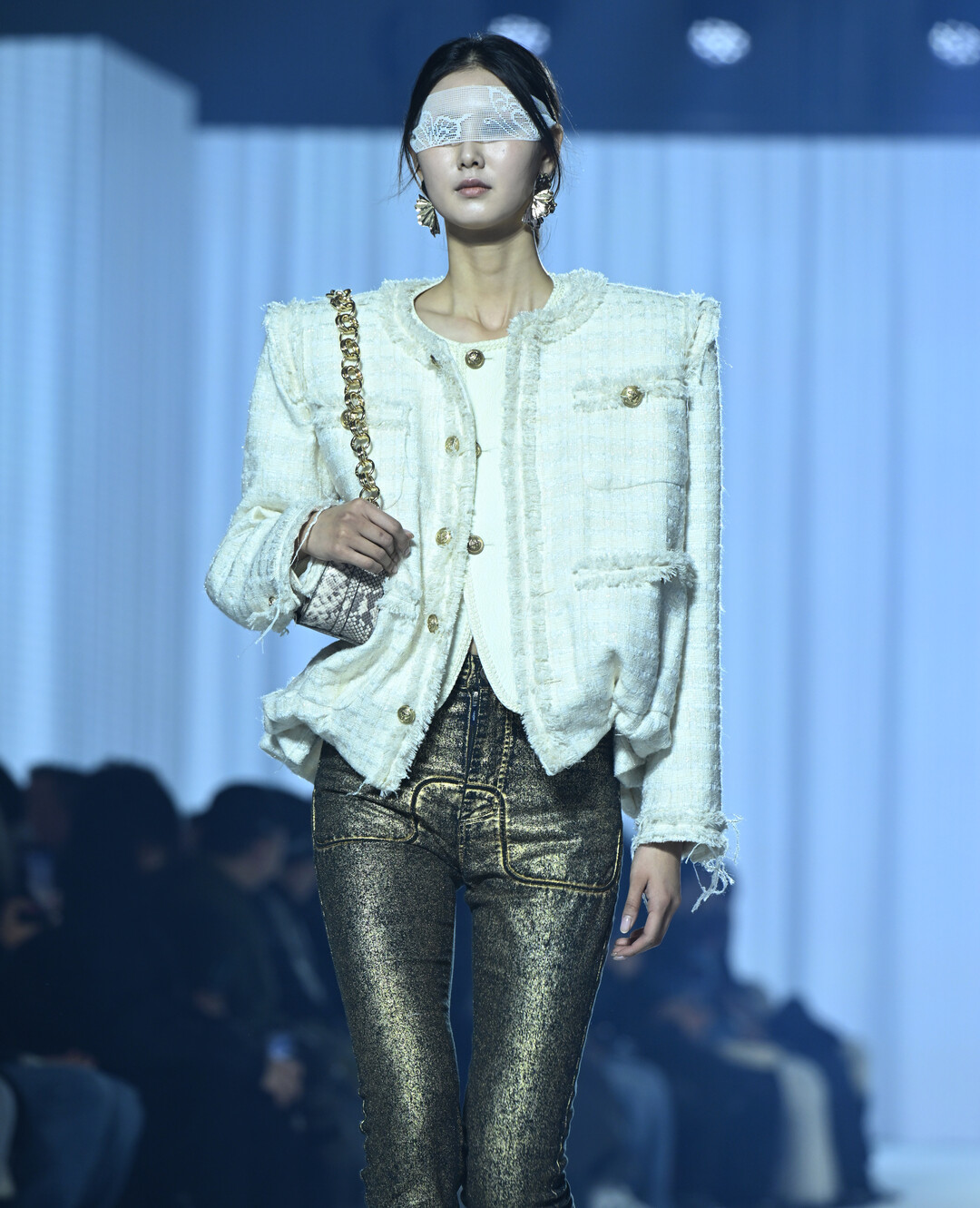 한현민 디자이너 ‘뮌’ 컬렉션, 메탈릭하면서 스윗한! [포토]