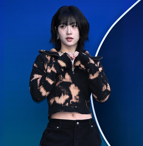 [2026 F/W 서울패션위크] 이서연, 블리치 크롭 후디로 Y2K 감성…'4세대 패션 아이콘' 위상