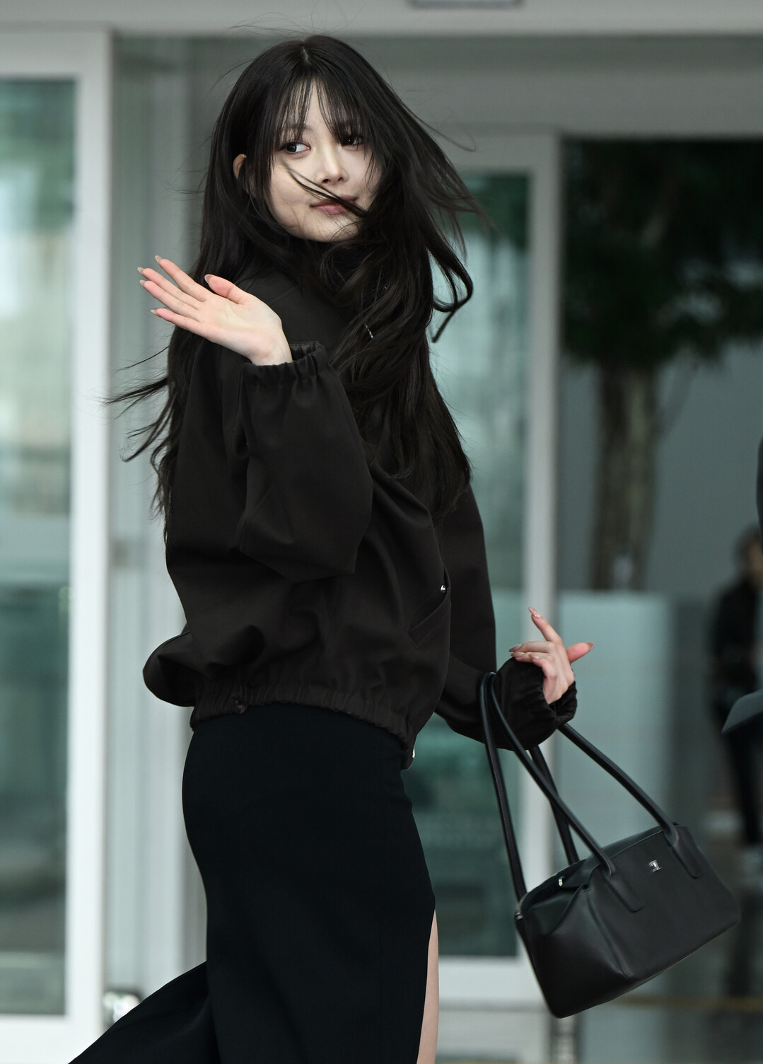 LE SSERAFIM 홍은채, 파리 출국도 