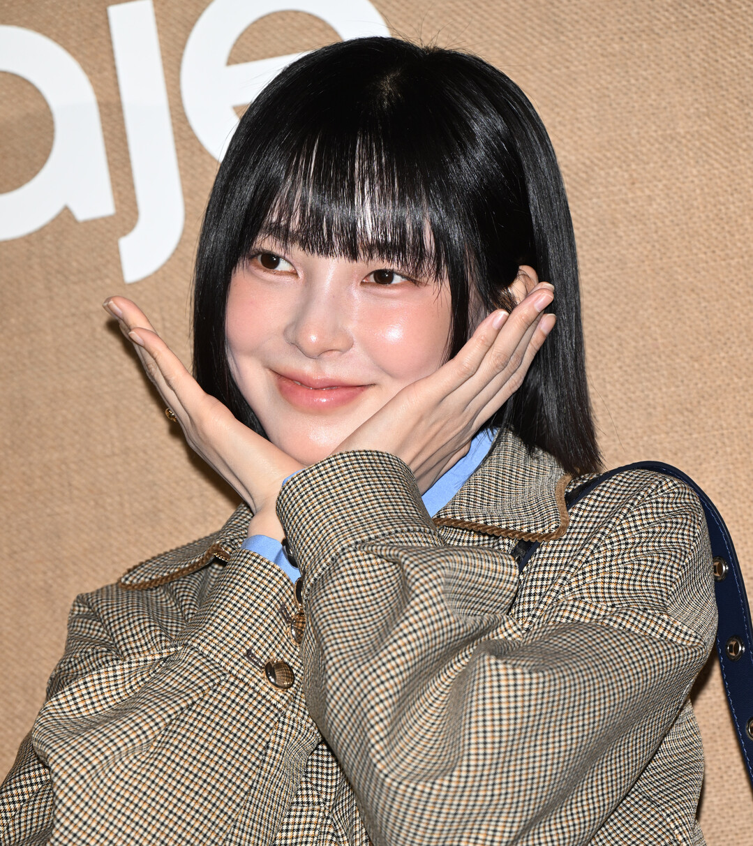 신수현, 마쥬 2026 봄·여름 컬렉션 프레젠테이션 참석…청순 지적 매력 발산