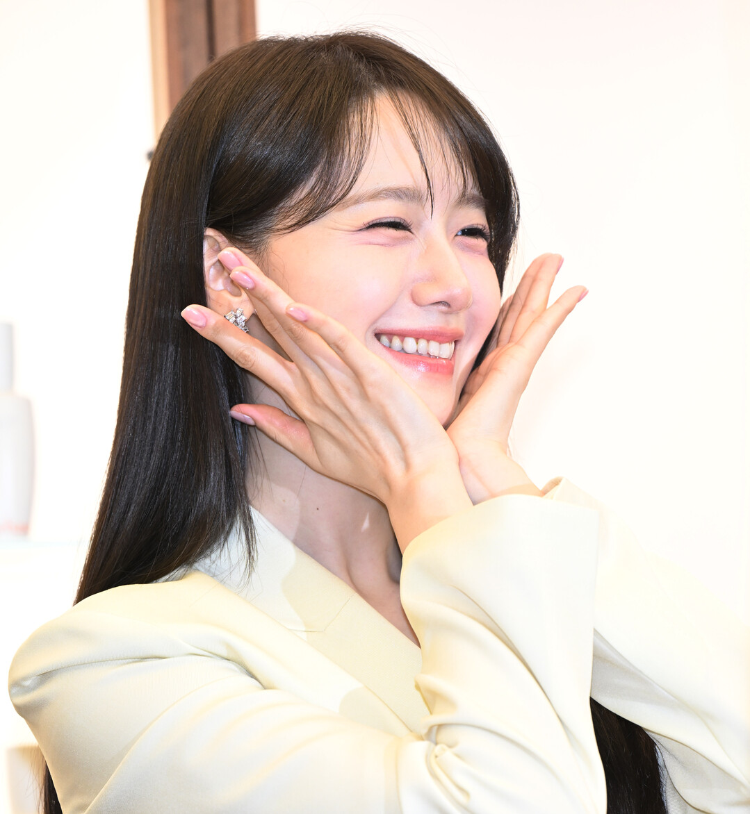 임윤아, 크림 수트로 완성한 