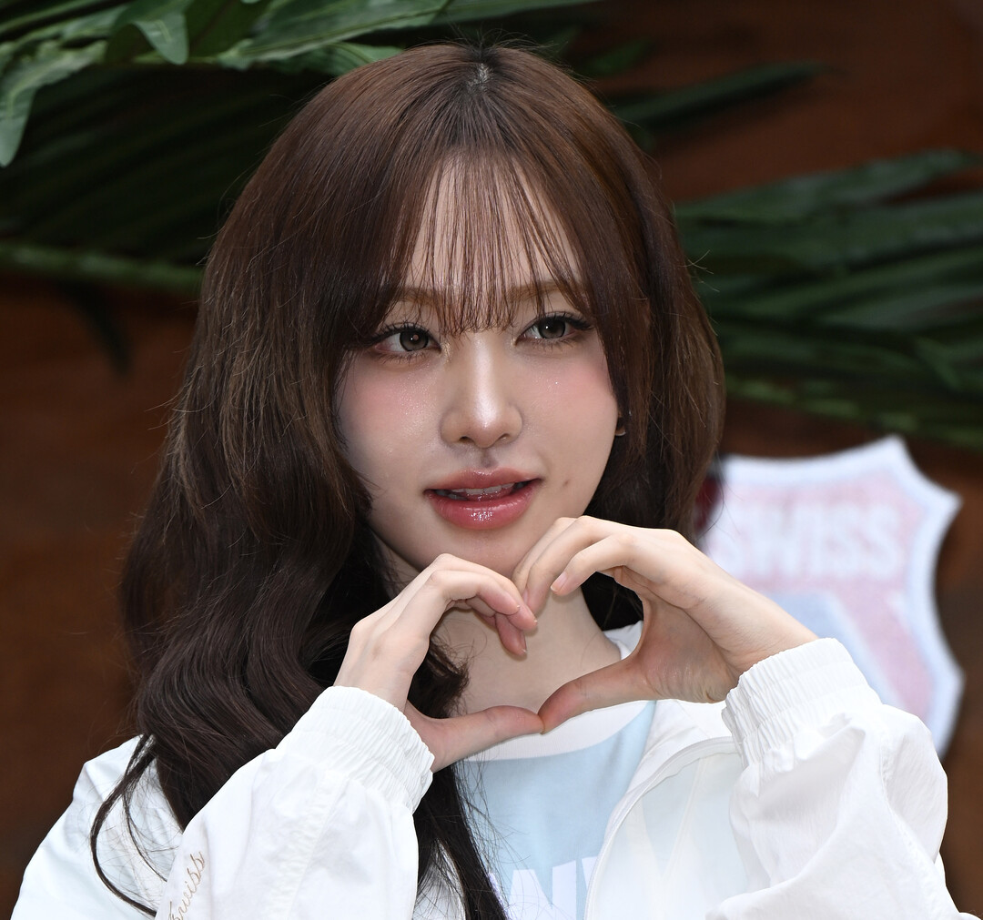 아이브 리즈, 너무 깊은 눈빛과 보조개! [포토]