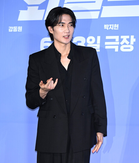 [K집중분석] 와일드씽④ 엄태구, 무대 각오 세운 내향인···"귀엽지 않으면 죽겠다"