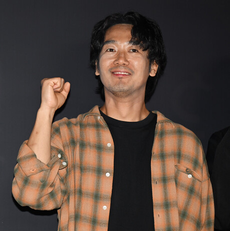 김남희, 캐주얼한 체크 셔츠 룩으로 편안한 매력 발산…영화 '눈동자' 언론시사회 참석