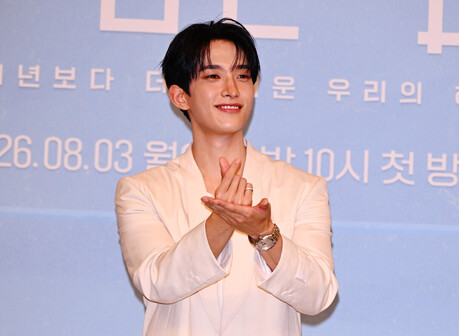 [K집중분석] SBS '내 남은 연애'⑥ 세븐틴 도겸, "'내 남은 연애'라는 제목에 꽂혔다"…생애 첫 연애 예능 MC 도전기
