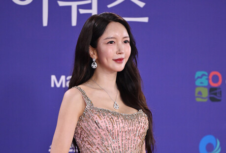 박현선 리비앙 대표, 핑크 시퀸 드레스로 레드카펫 우아함 완성