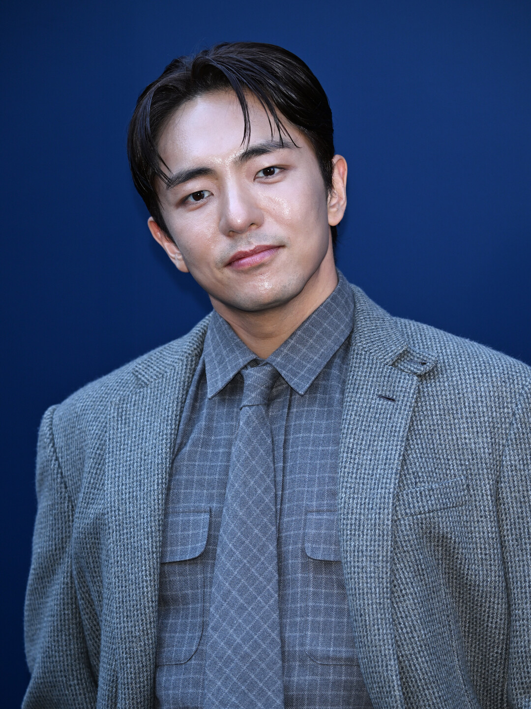박천휴, 클래식 체크 슈트로 완성한 젠틀한 무드…