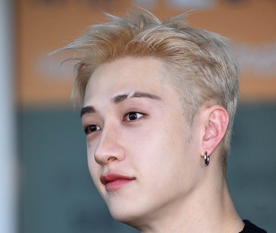 스트레이 키즈(Stray Kids) 방찬(Bang Chan), 섹시 가이! (Bang Chan Heads to Milan in Fendi, Elevating Airport Style to Runway-Ready Elegance)