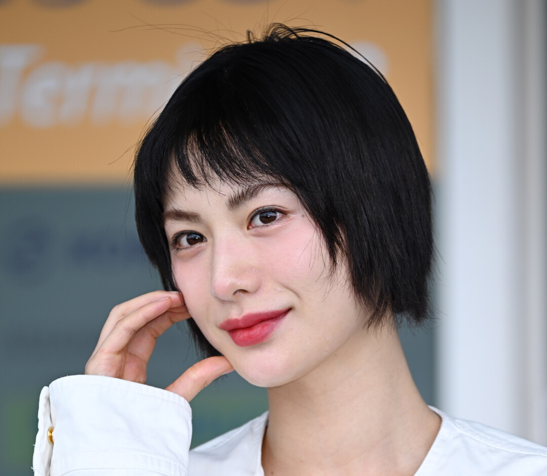 나나, 남심 저격 중! (NANA Departs for Milan as Ferragamo Ambassador, Previewing SS27 in Airport Style)