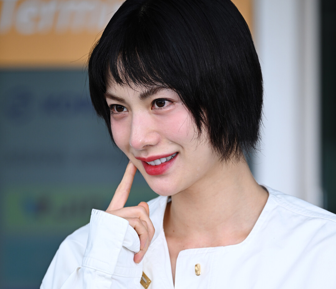 나나, 나는 나나! (NANA Departs for Milan as Ferragamo Ambassador, Previewing SS27 in Airport Style)