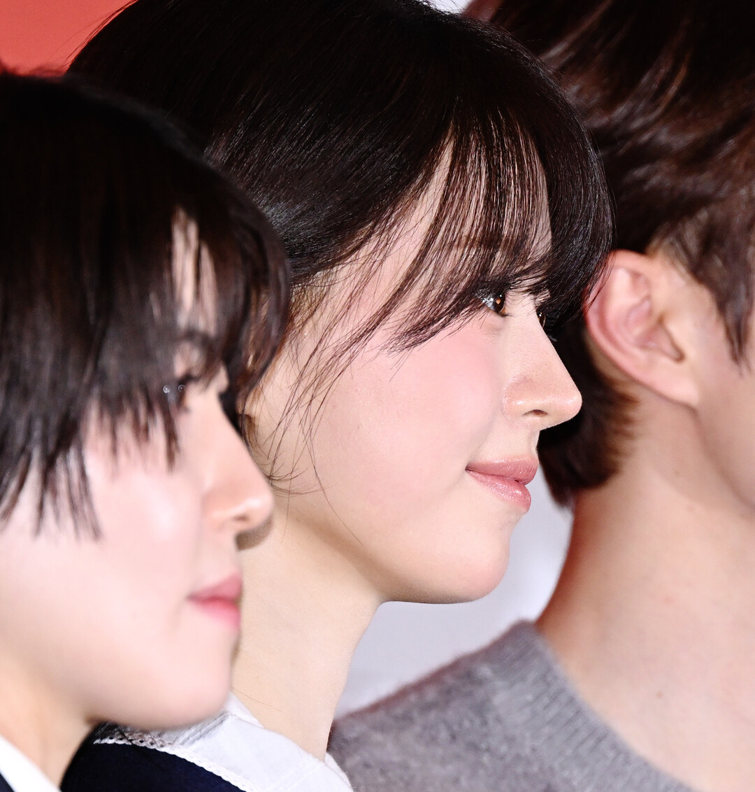 전소영, 극강 청순미! (Jeon So-young Charms in Classic Navy and Dewy Makeup at the 31st BIFF)