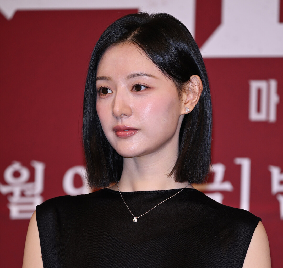 김지원, 올블랙으로 빚은 '수술실의 미친 계'