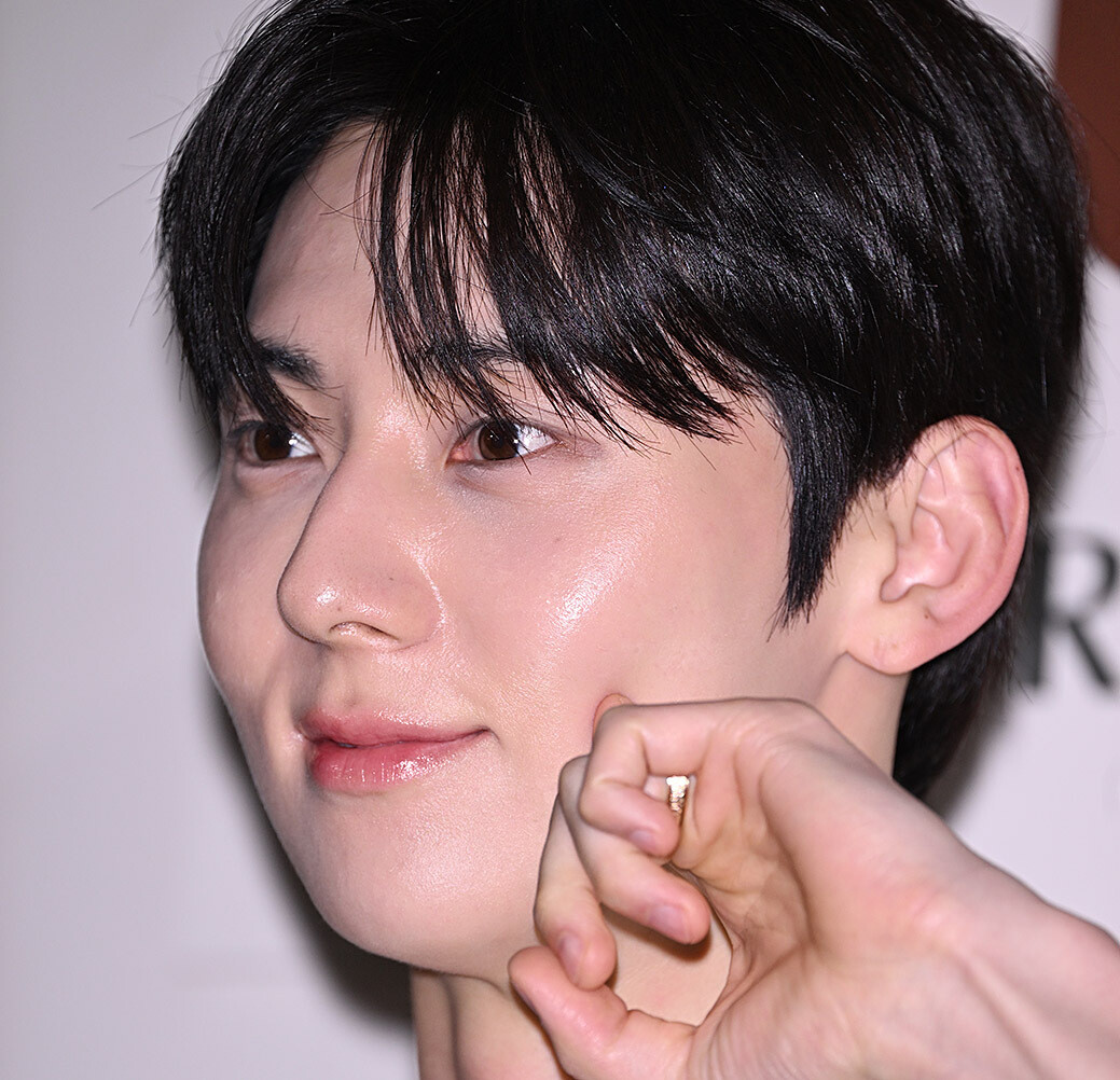 행사장에 스민 